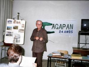Palestrando nos 24 anos da AGAPAN, em 1995 - Foto: arquivo AGAPAN